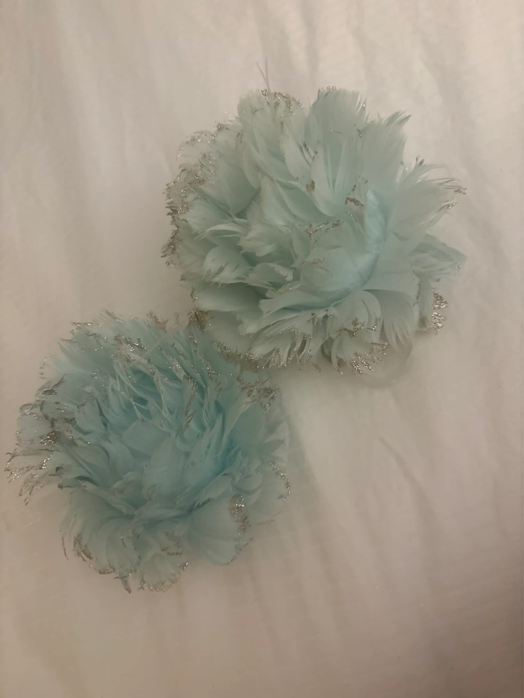 Baby blue feather with gold glitter hanging ornaments - photo 2