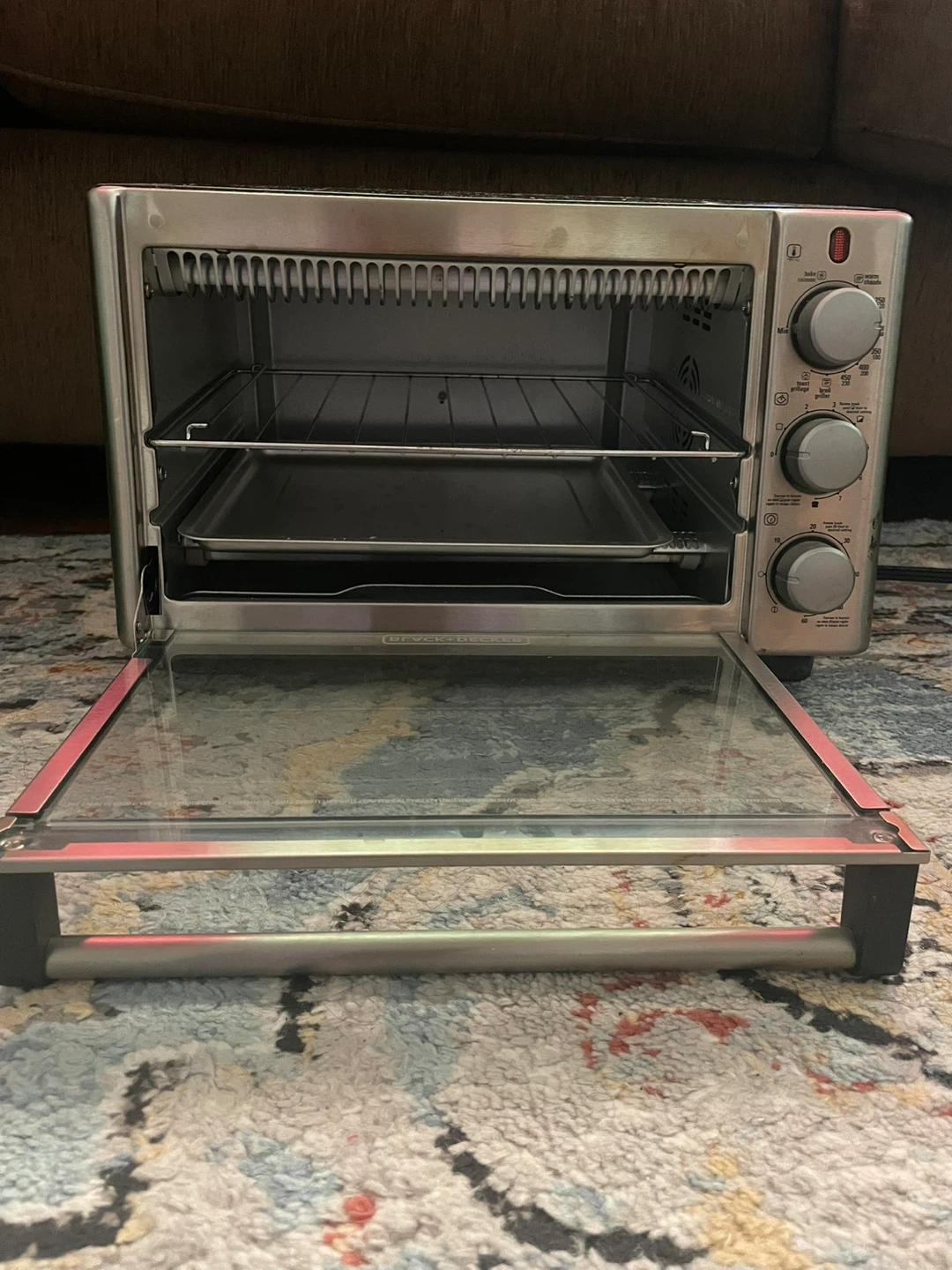 BLACK+DECKER 4-Slice Toaster Oven - photo 2