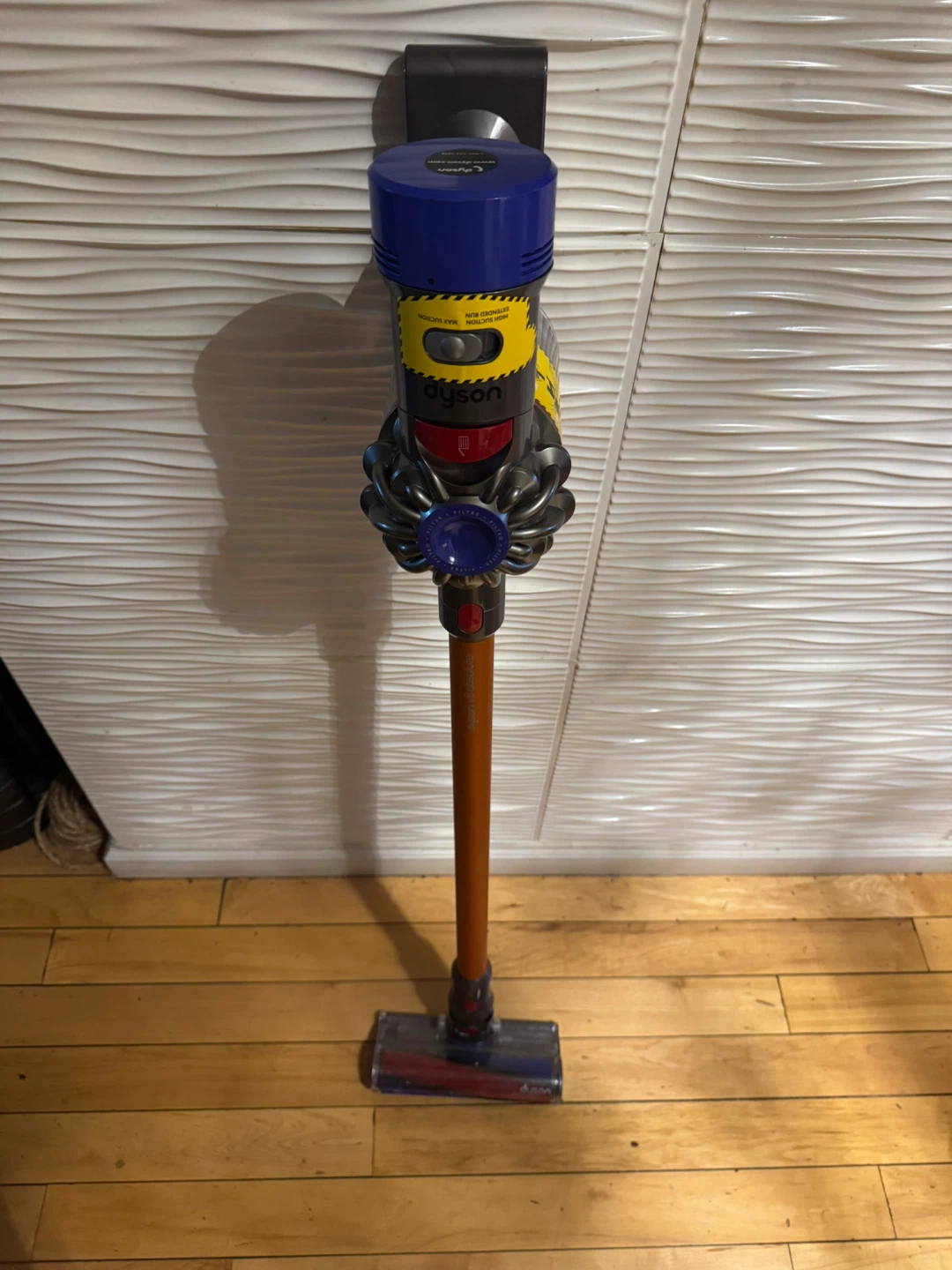 Dyson  V7 Cordless Vacuum Cleaner