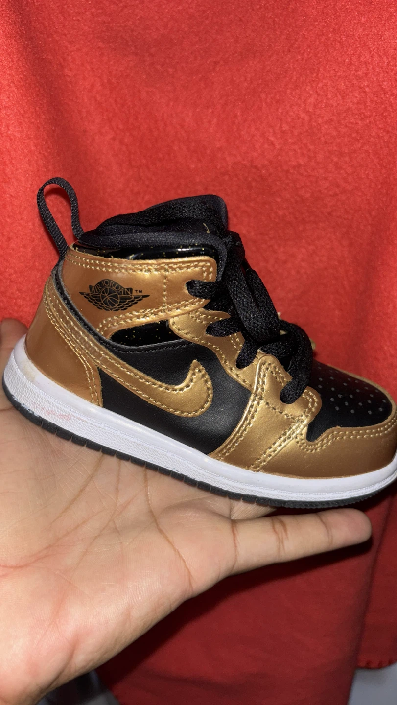 Jordan 1 Toddler Sneakers (Gold & Pink) - photo 2
