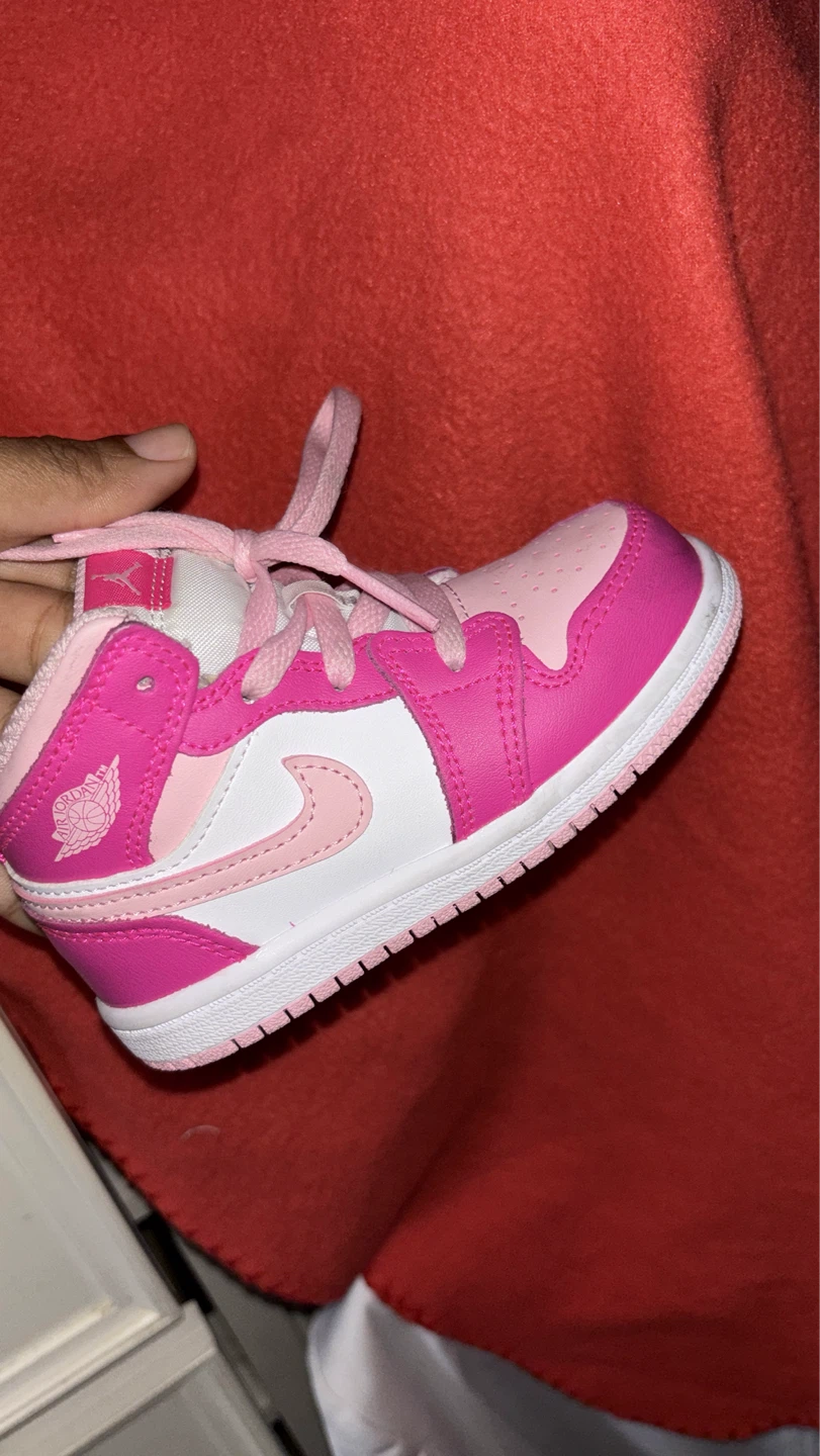 Jordan 1 Toddler Sneakers (Gold & Pink)