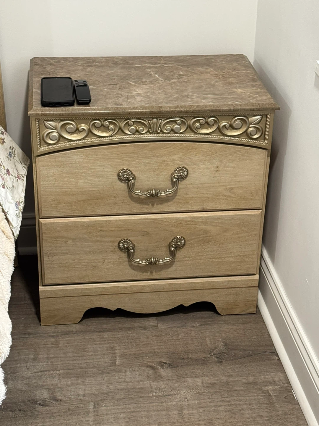 TV and Wooden Nightstand with Ornate Gold Accents - photo 4