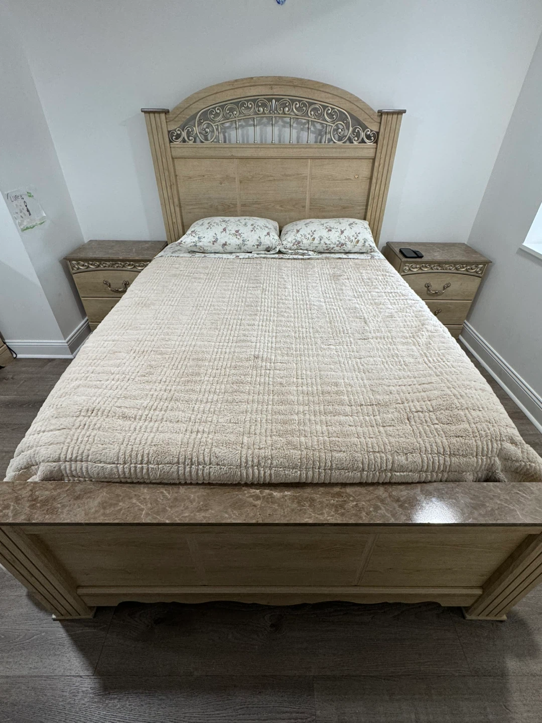 TV and Wooden Nightstand with Ornate Gold Accents - photo 2
