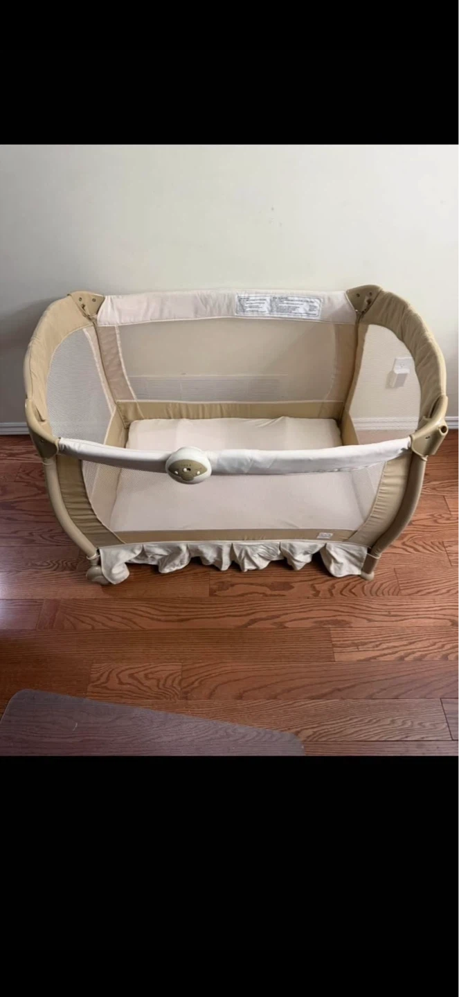 Play/Sleep Playpen-Crib with Music
