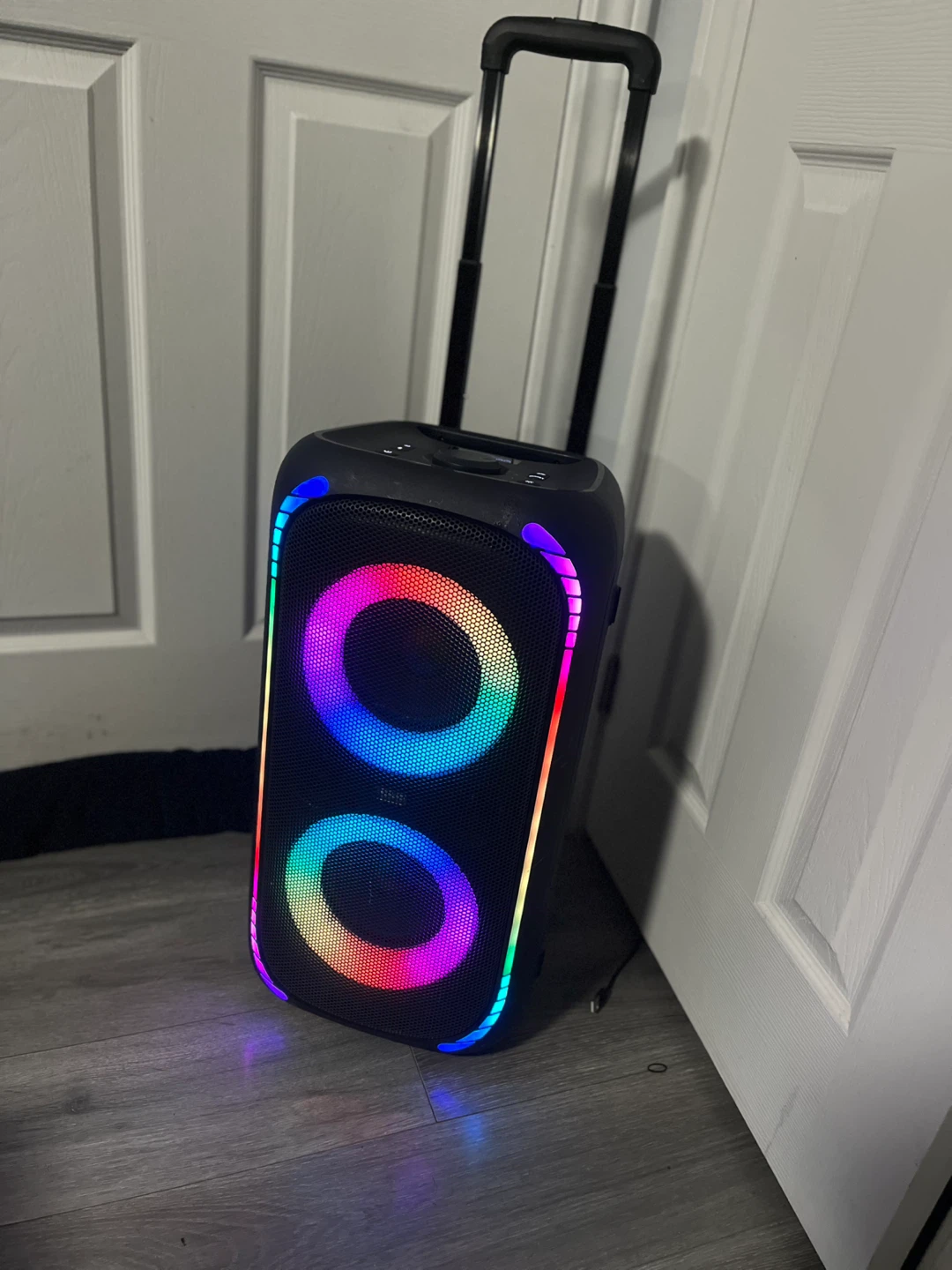 Party Speaker with LED lights! - photo 5