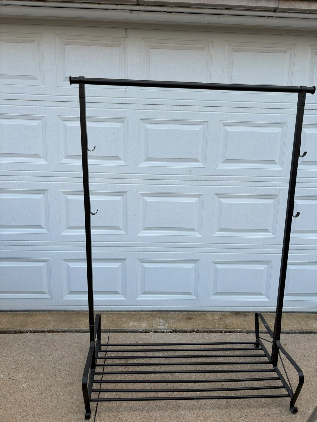 Black/brown Metal Garment Rack with Shelf