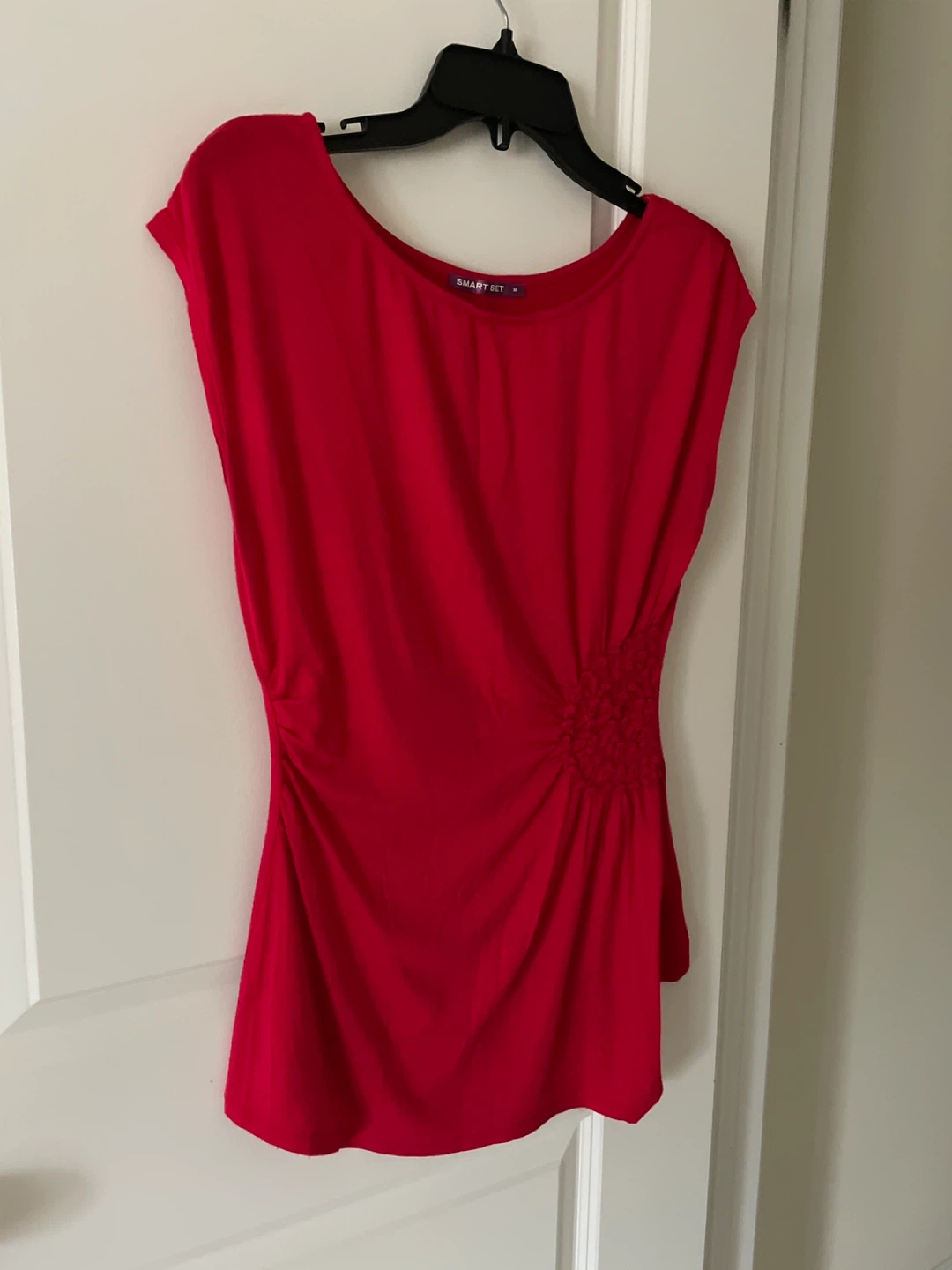 Smart Set Women's Red Ruched T-Shirt Size Medium