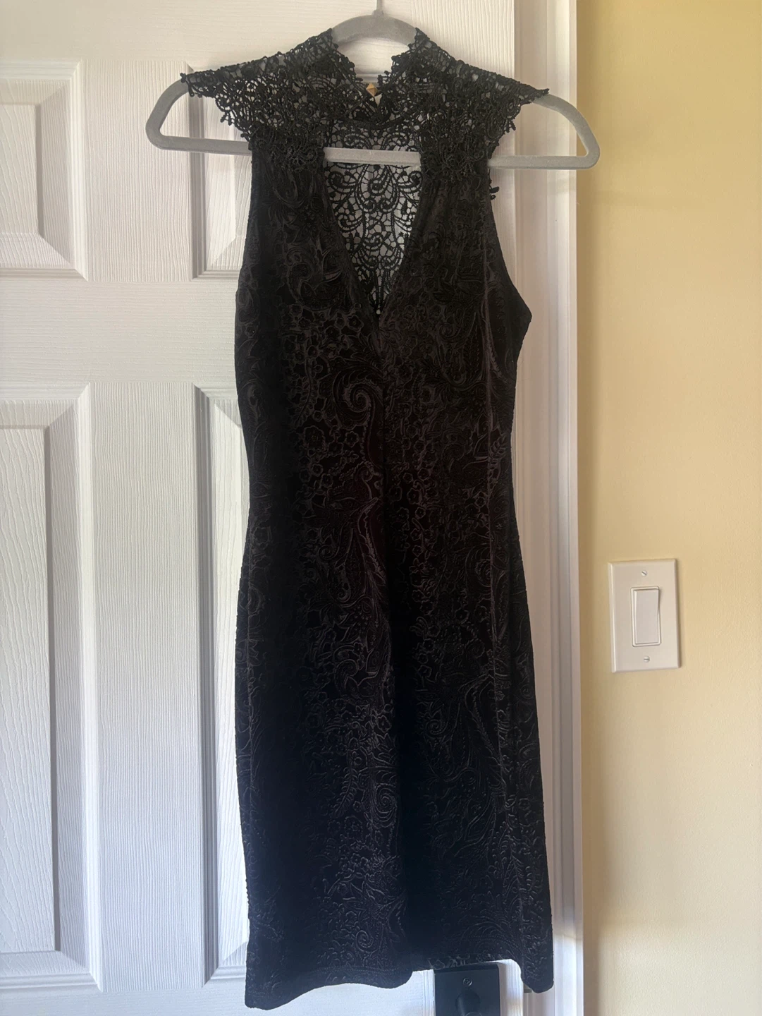 Suzy Shier Black Velvet Lace Dress - photo 3