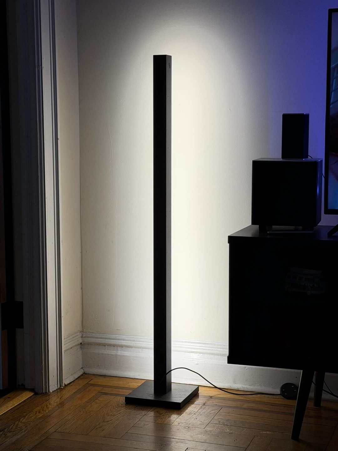 Modern LED Floor Lamp with Remote Control - photo 2