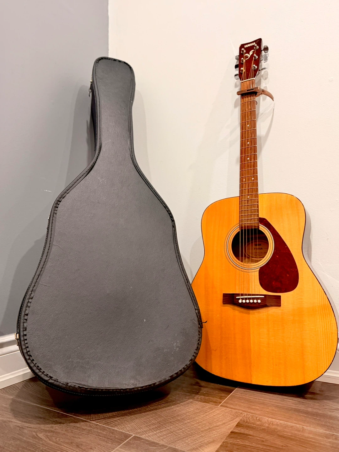 Yamaha F-315A Acoustic Guitar with Gig Bag and Capo