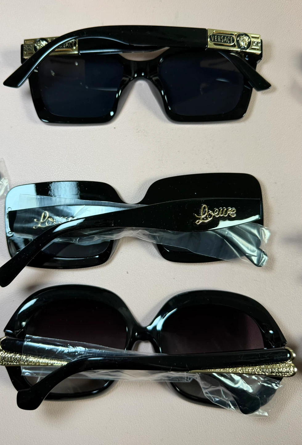 Beautiful designer Sunglasses look alike - photo 4