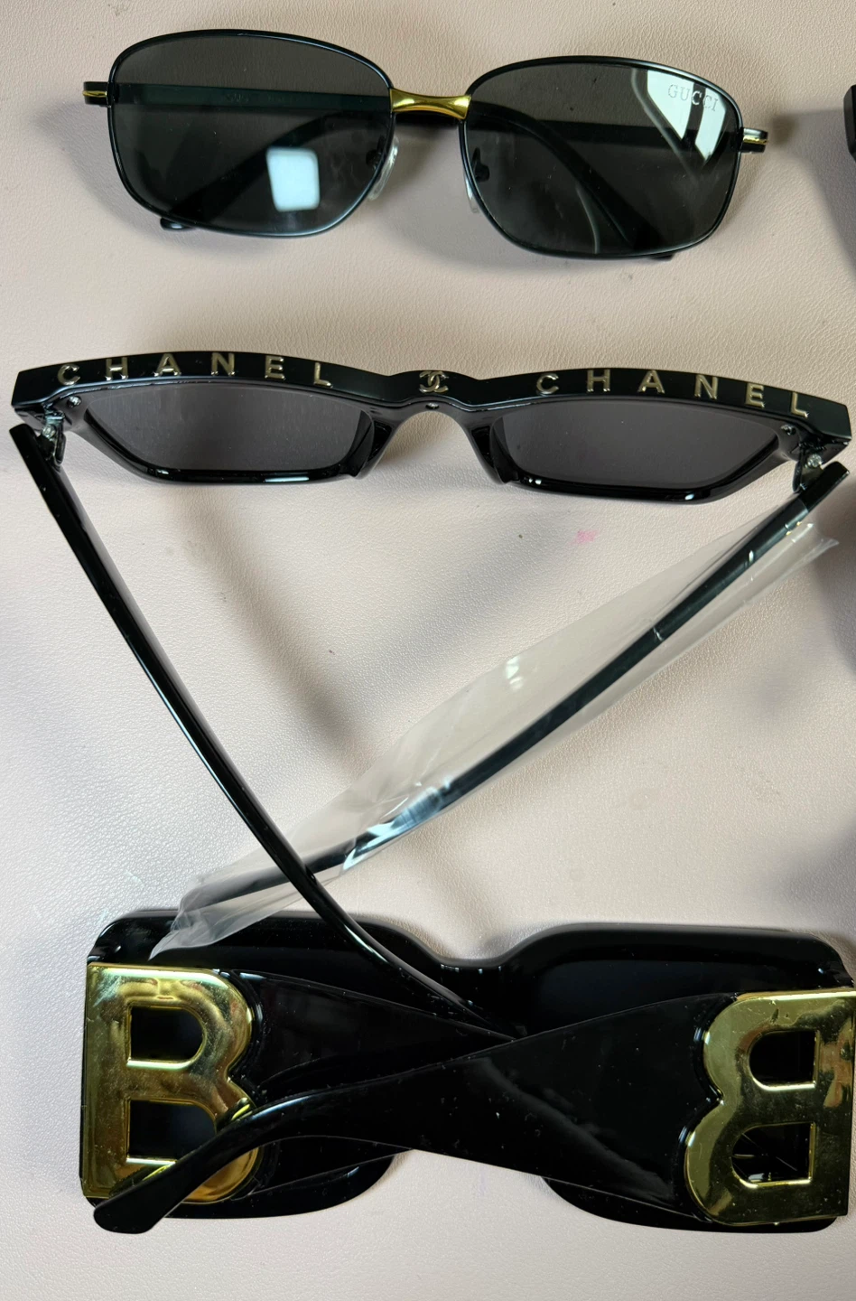 Beautiful designer Sunglasses look alike - photo 2