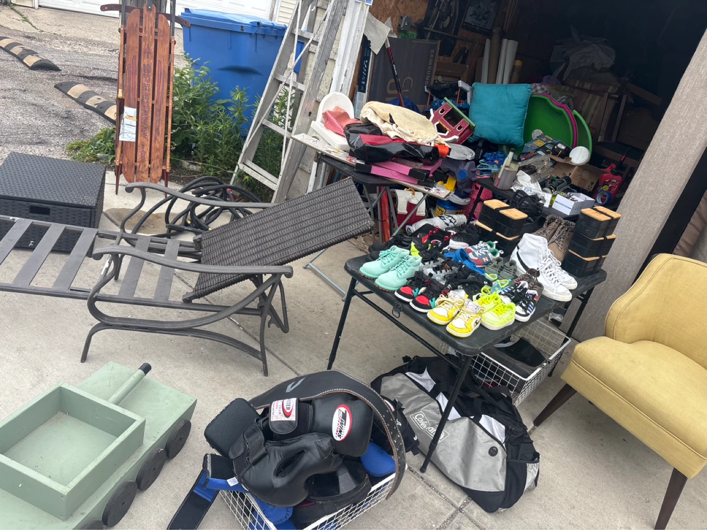Garage sale out here now till 7pm. . 3324 n kostner . - photo 4