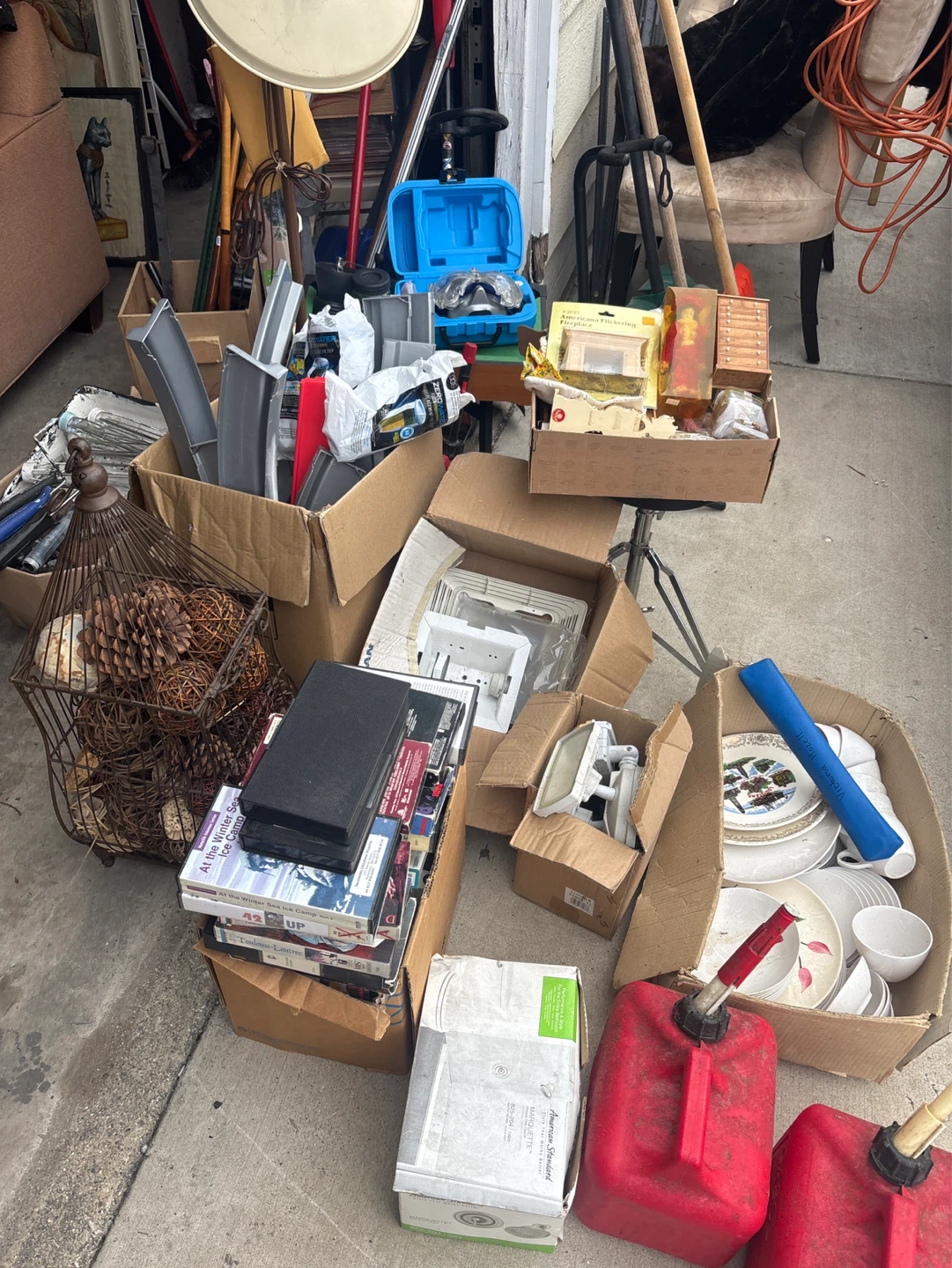 Garage sale out here now till 7pm. . 3324 n kostner . - photo 3