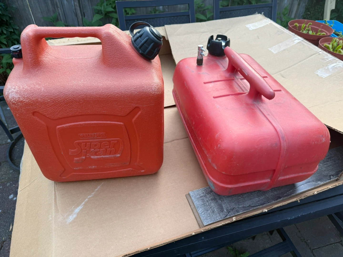 2 Gas Cans / fuel tank 20 Litre/6 us gallon