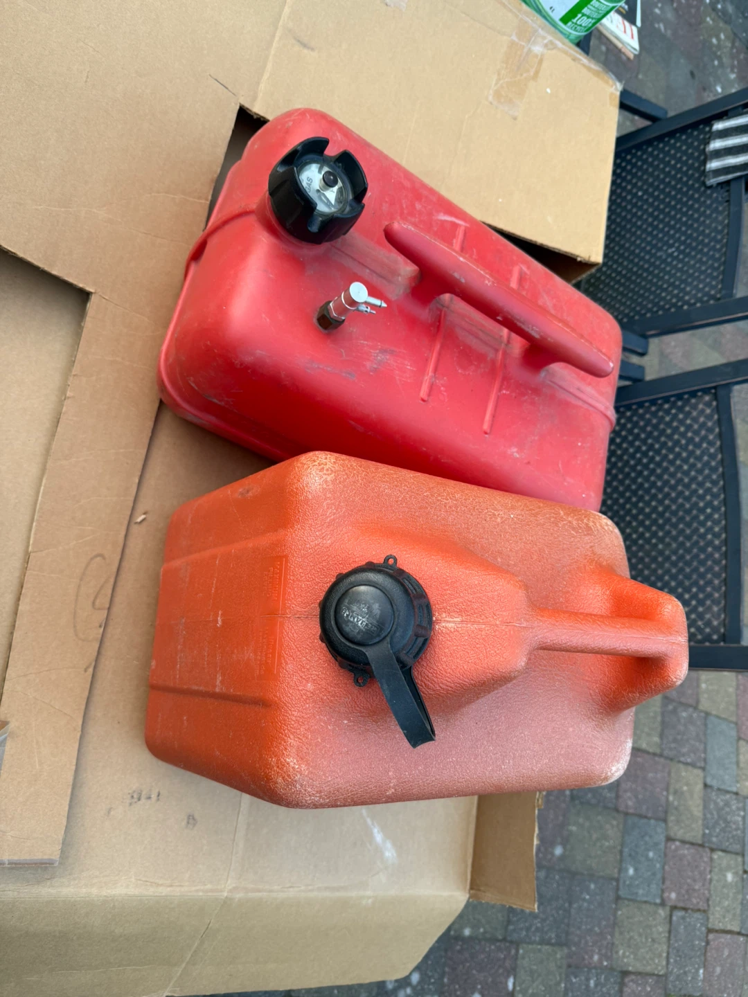 2 Gas Cans / fuel tank 20 Litre/6 us gallon - photo 2