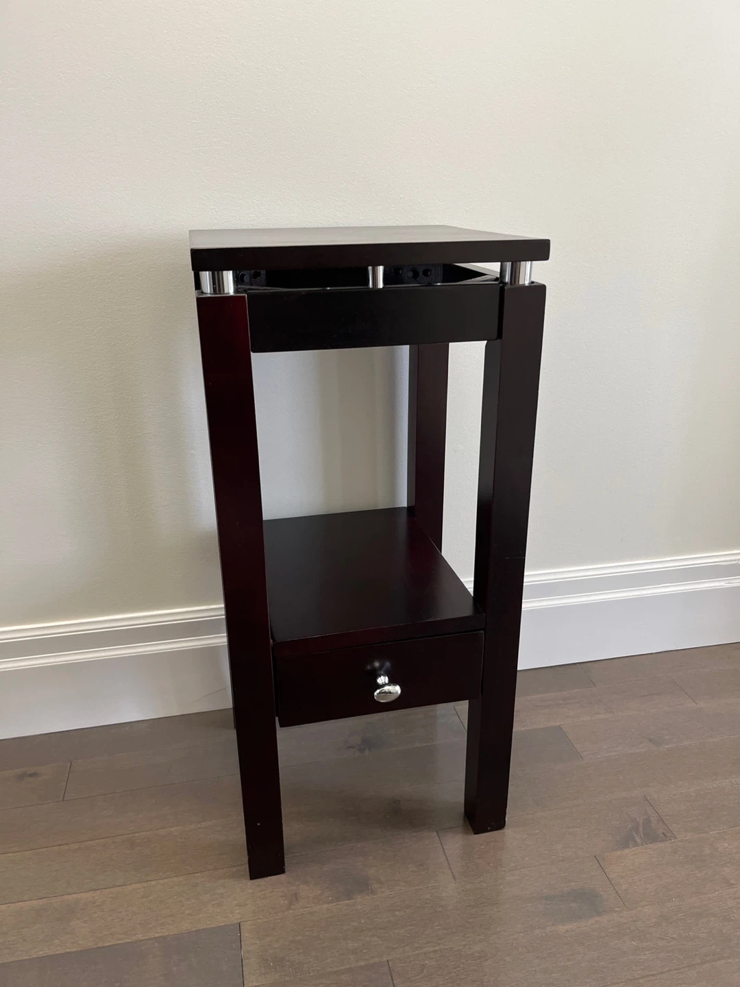 WOOD END TABLE W/ DRAWER - photo 3