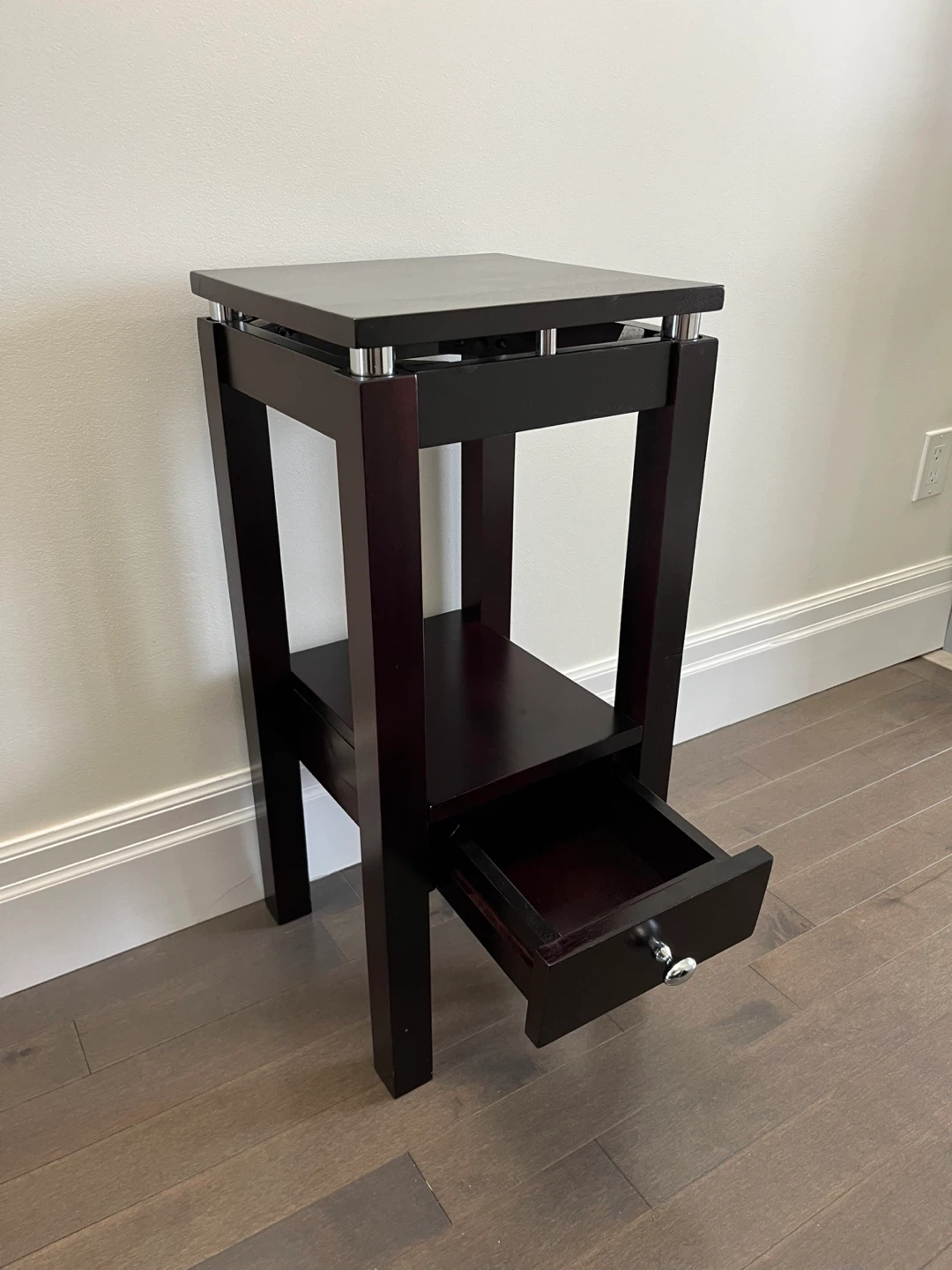 WOOD END TABLE W/ DRAWER - photo 2