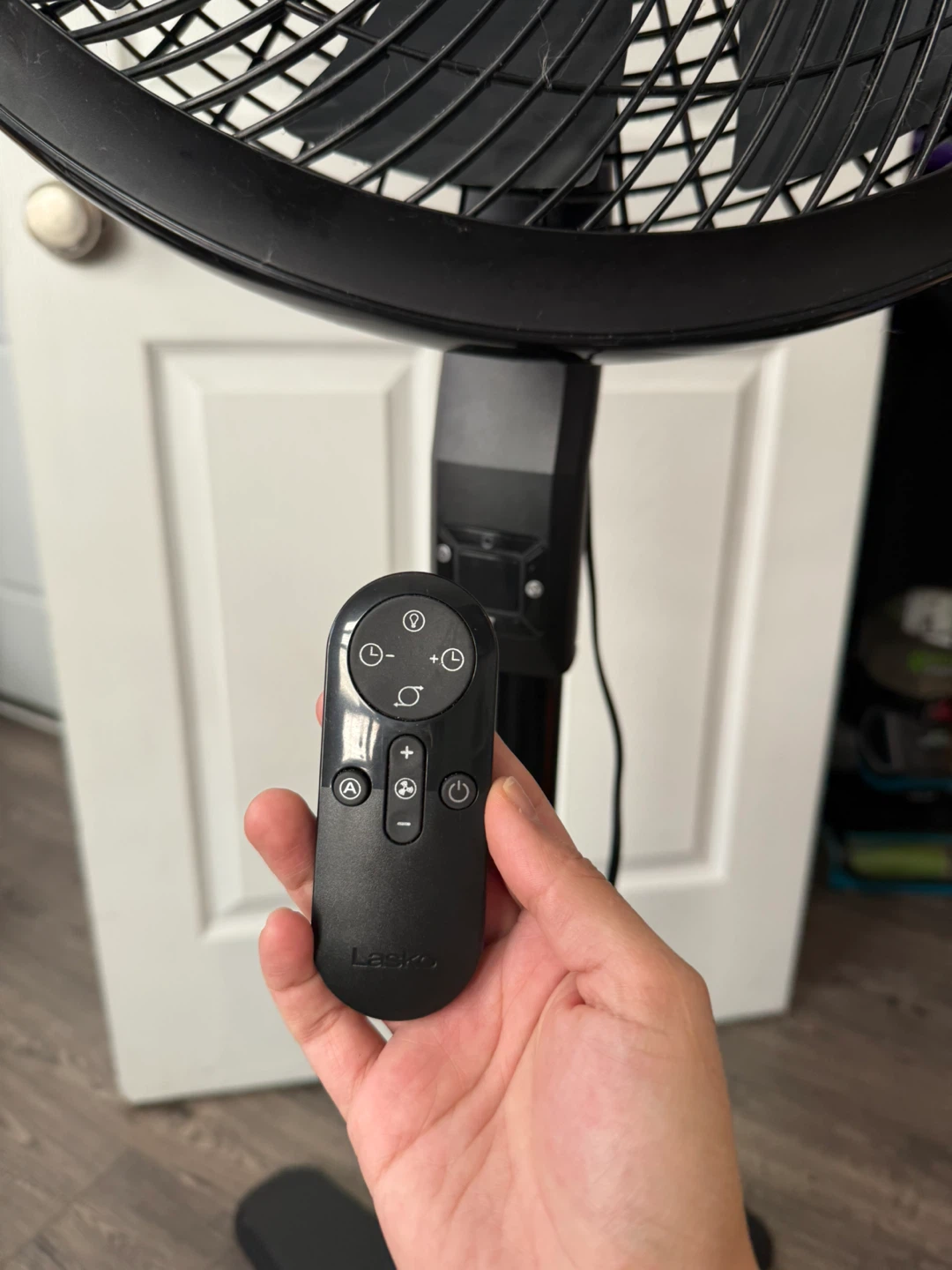 Modern all-black standing / floor fan. - photo 2