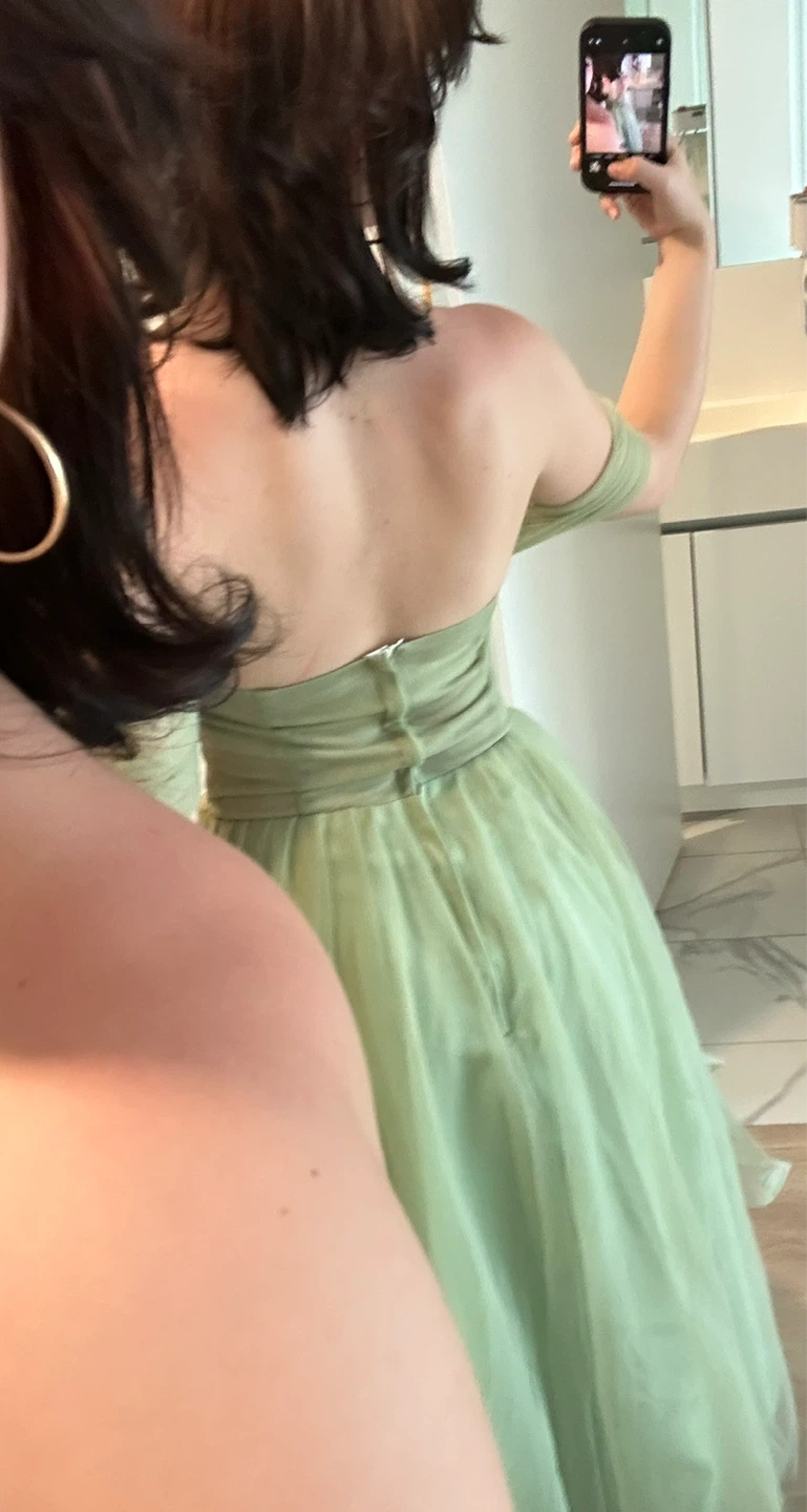 Light Green Off-the-Shoulder Tulle Gown - photo 3