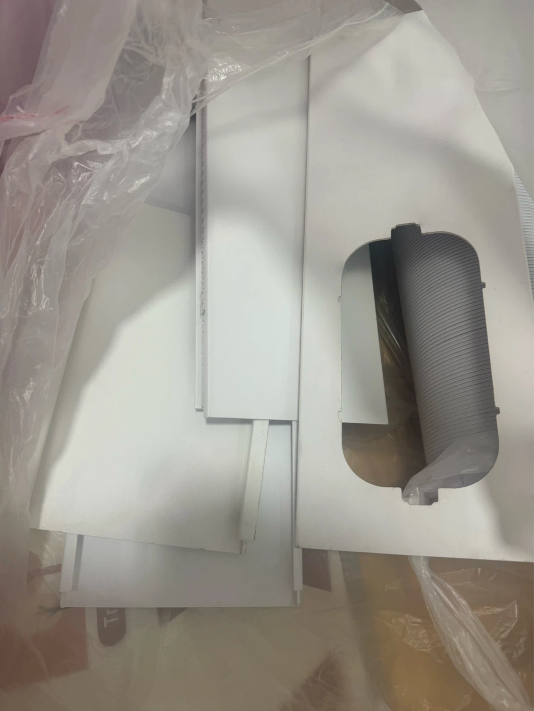 Insignia Portable Air Conditioner NS-AC06PWH1 - photo 4