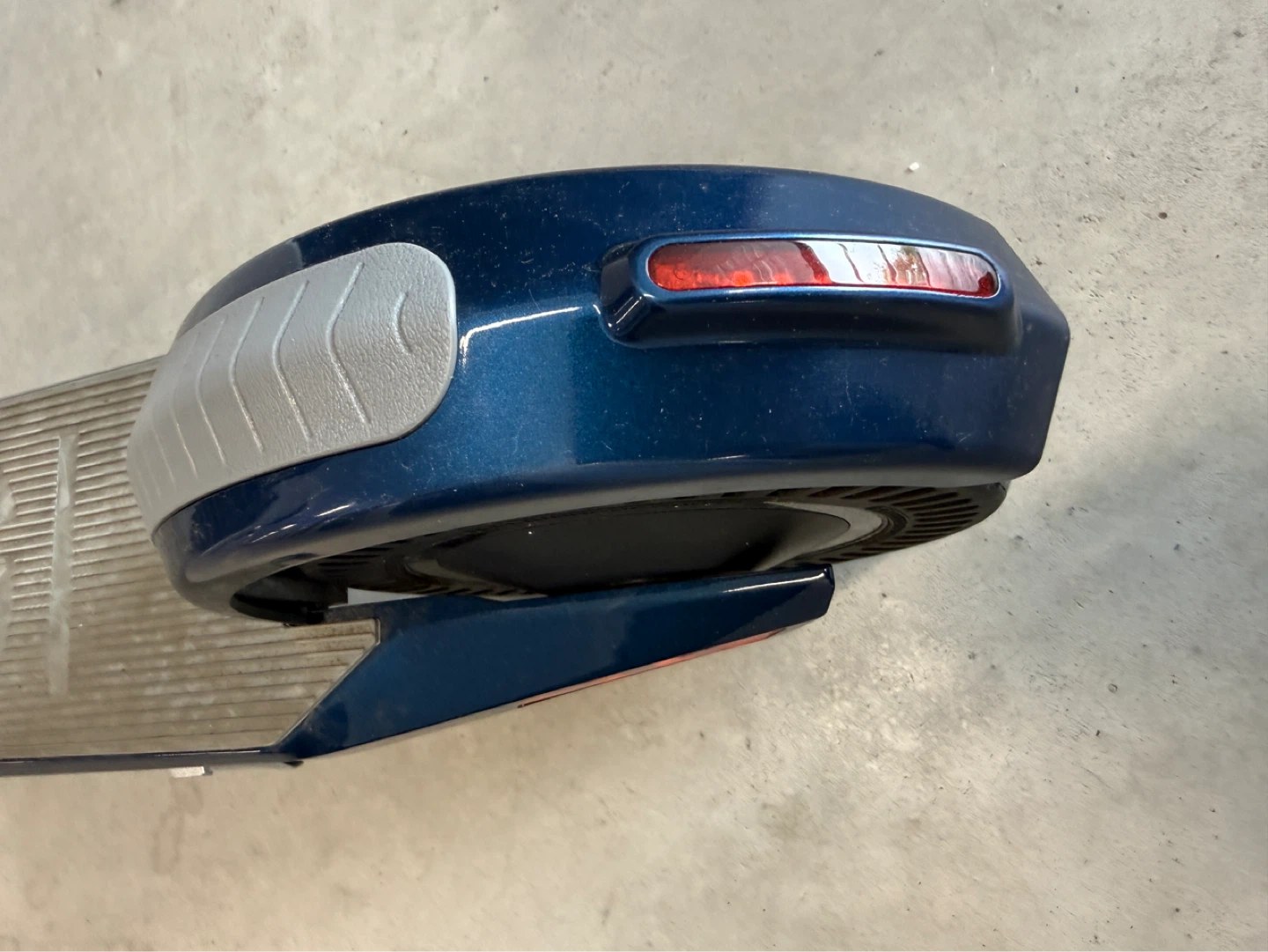 Unagi Model One E500 Dual Motor Scooter - Cosmic Blue - photo 4