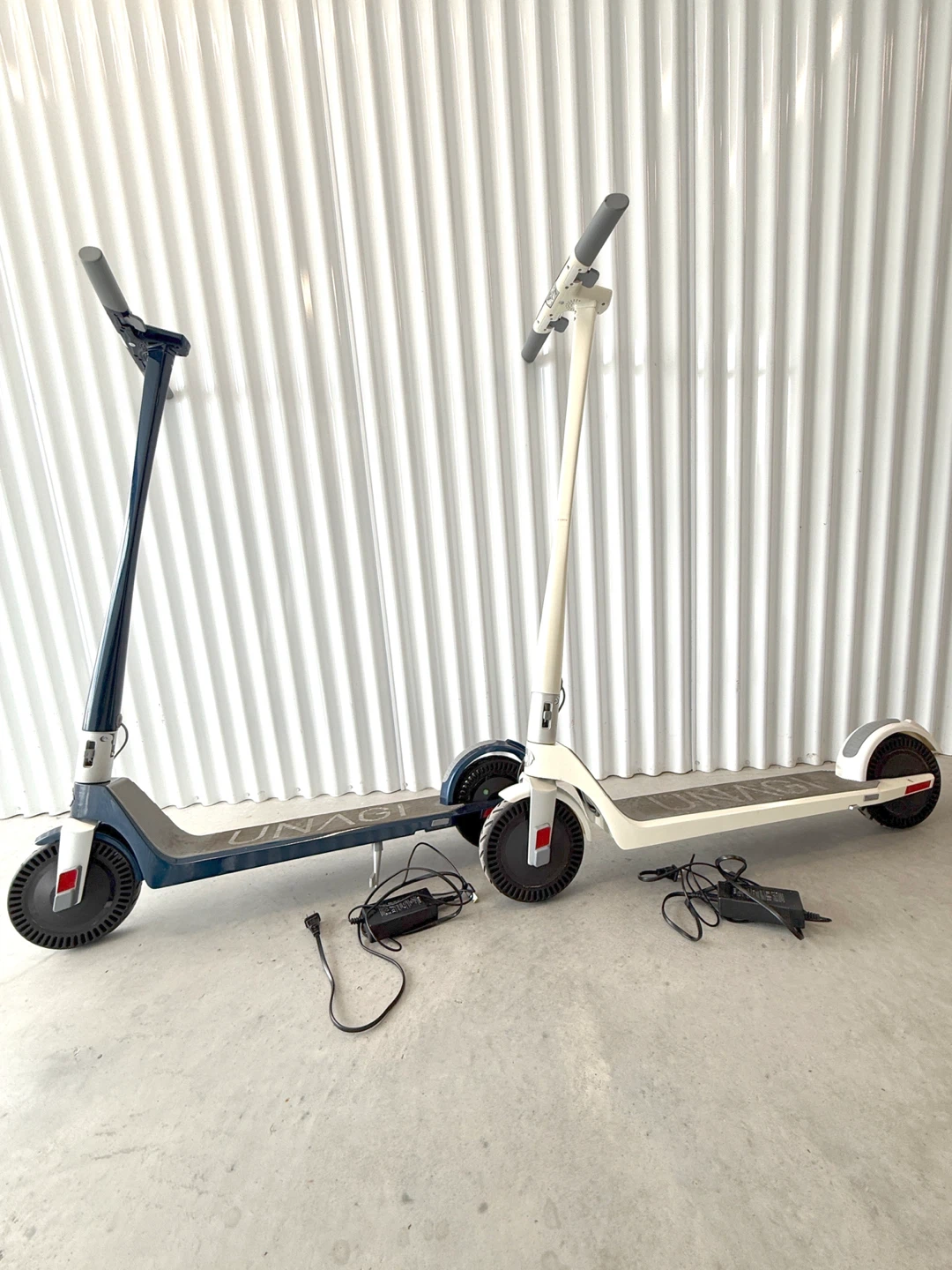 Unagi Model One E500 Dual Motor Scooter - Sea Salt - photo 5