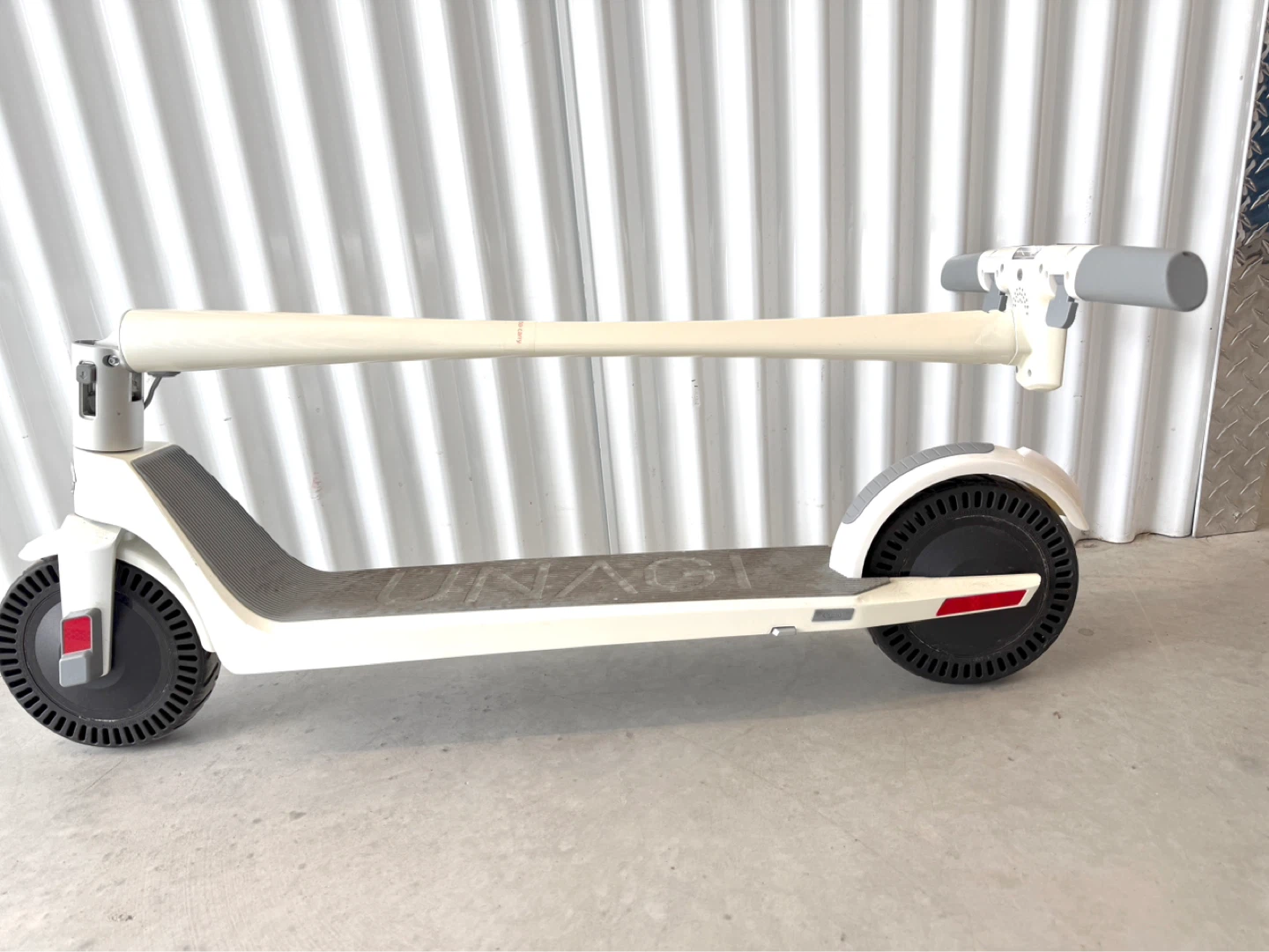Unagi Model One E500 Dual Motor Scooter - Sea Salt - photo 3