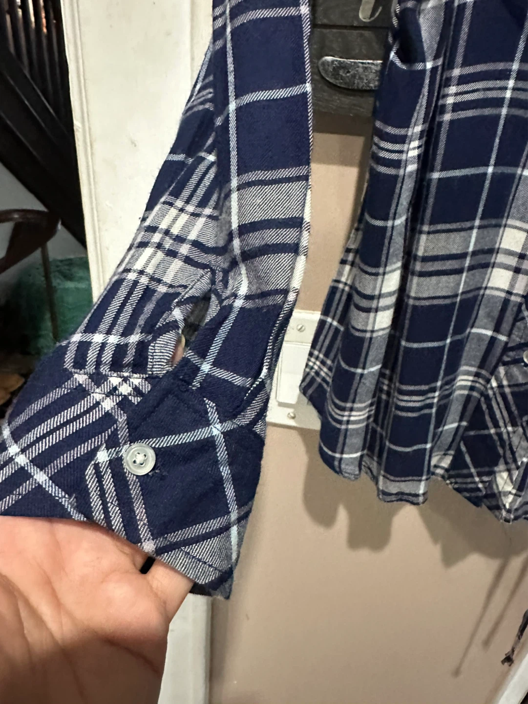 Motherhood Navy and White Plaid Button-Down Shirt XL - photo 4