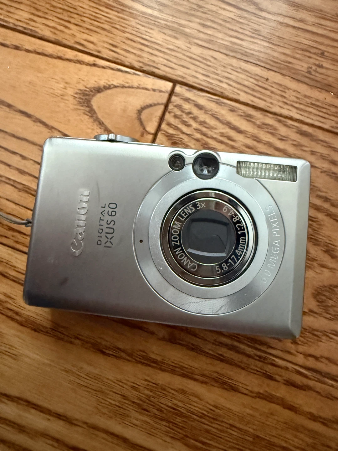 Canon Digital IXUS 60 Camera with Case and Charger - photo 2