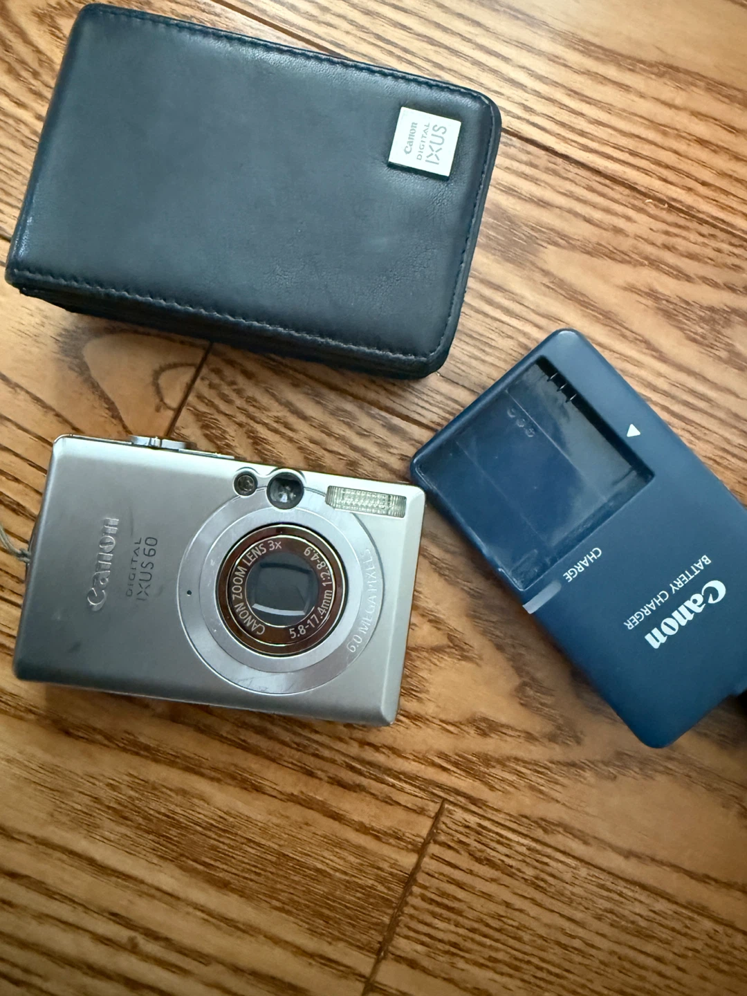 Canon Digital IXUS 60 Camera with Case and Charger