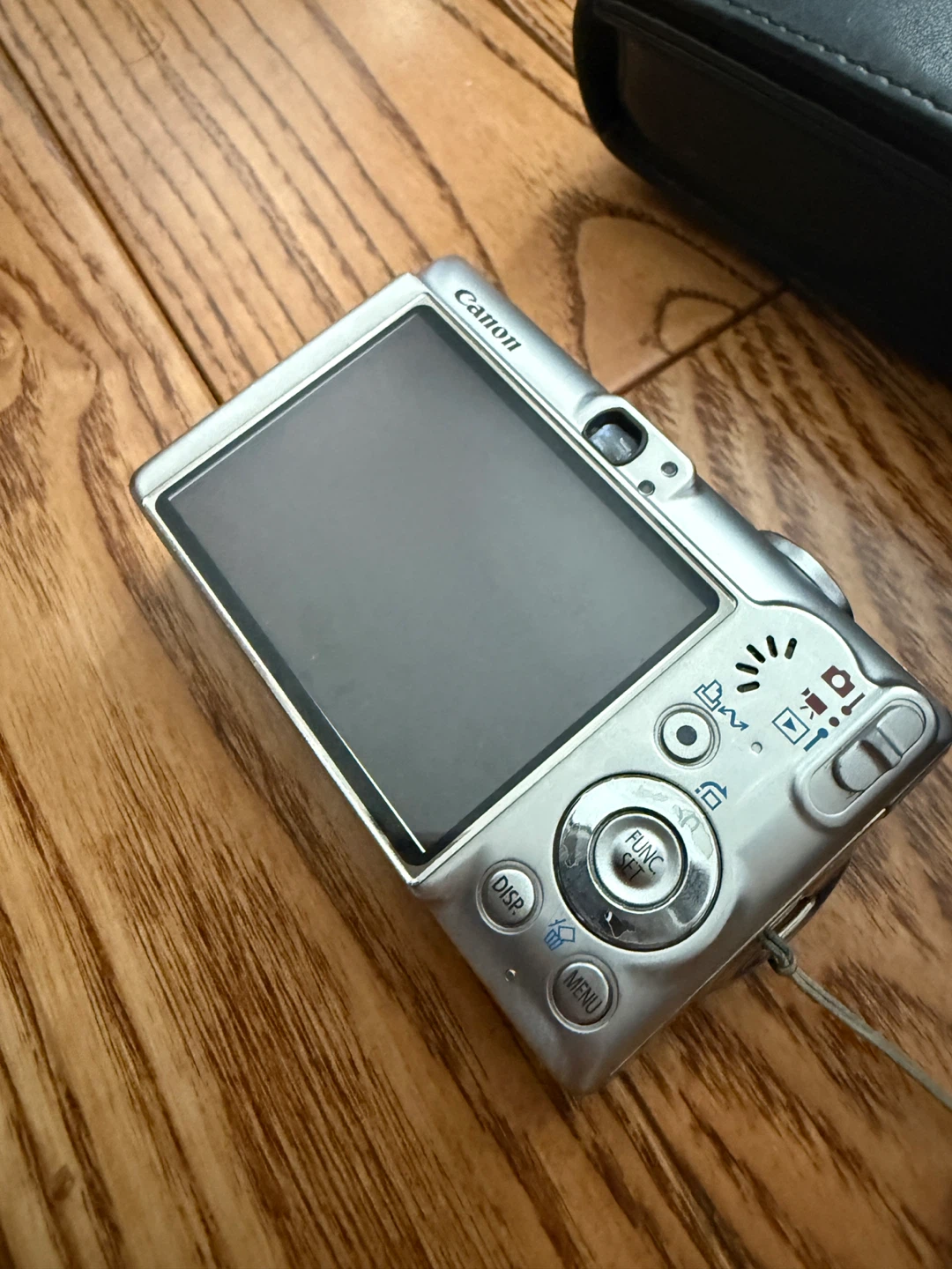 Canon Digital IXUS 60 Camera with Case and Charger - photo 3