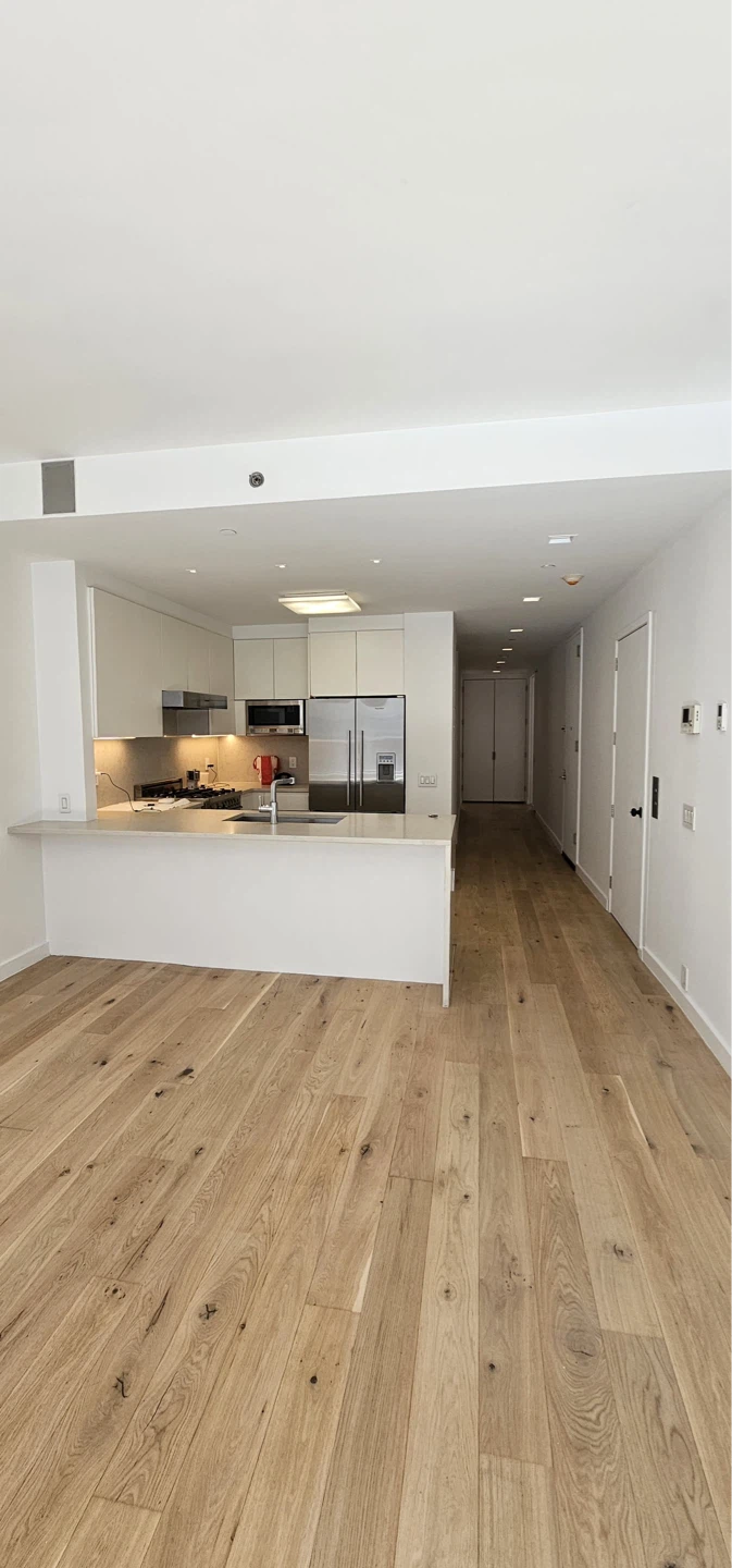 Luxury Custom kitchen and range hood - photo 3