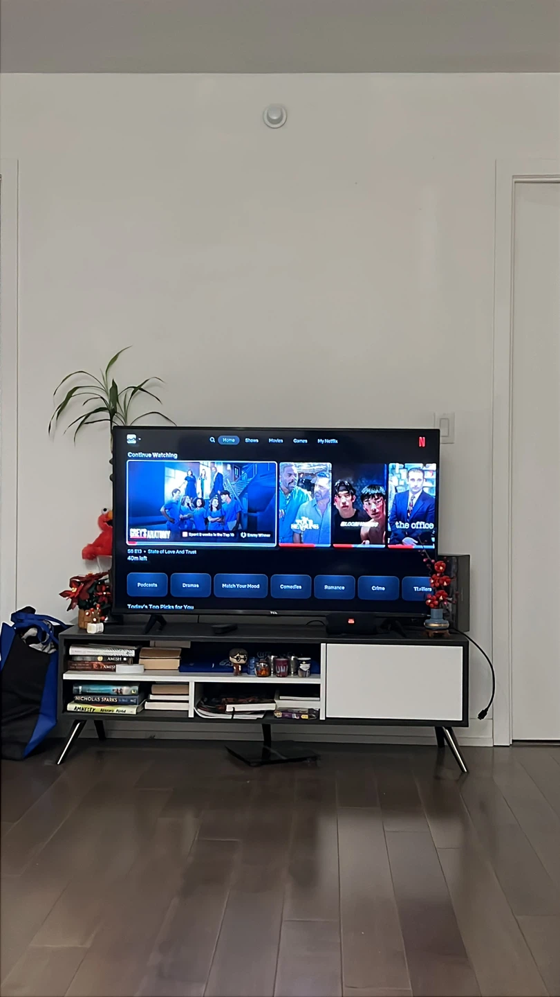 TCL 50” Roku Smart TV - photo 2