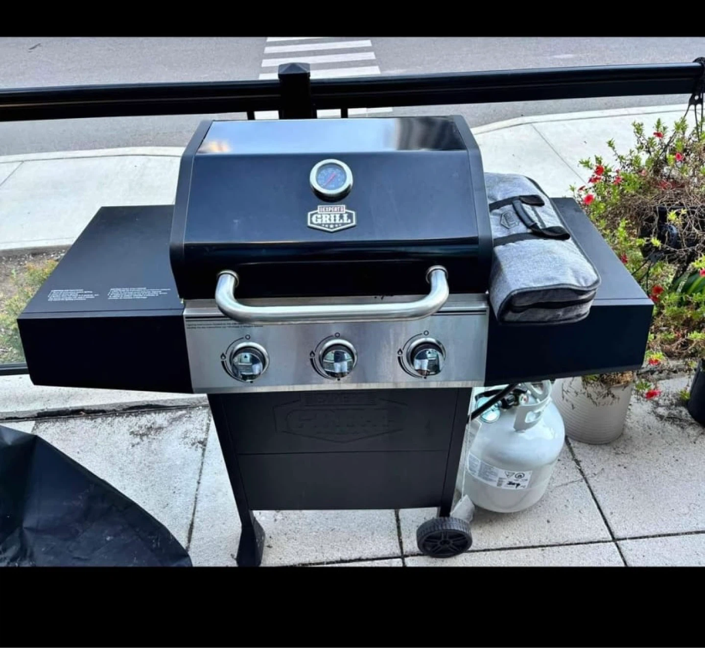 Expert Grill 3-Burner Propane Gas BBQ