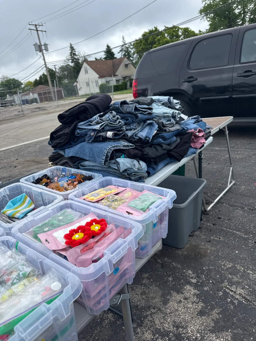 garage sale 11241 W Grand Ave Melrose Park IL 60164 - photo 3