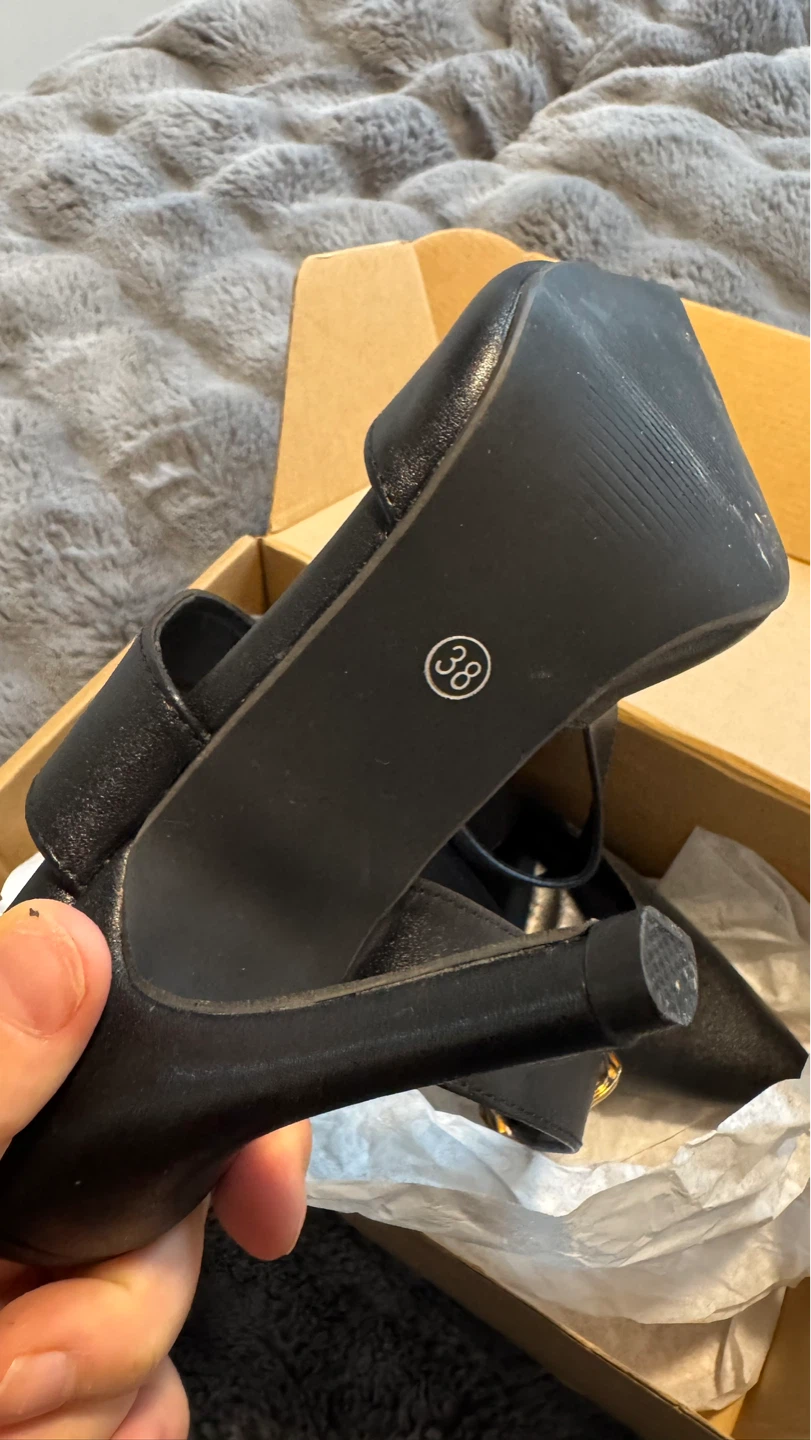 SHEIN black heels - photo 4