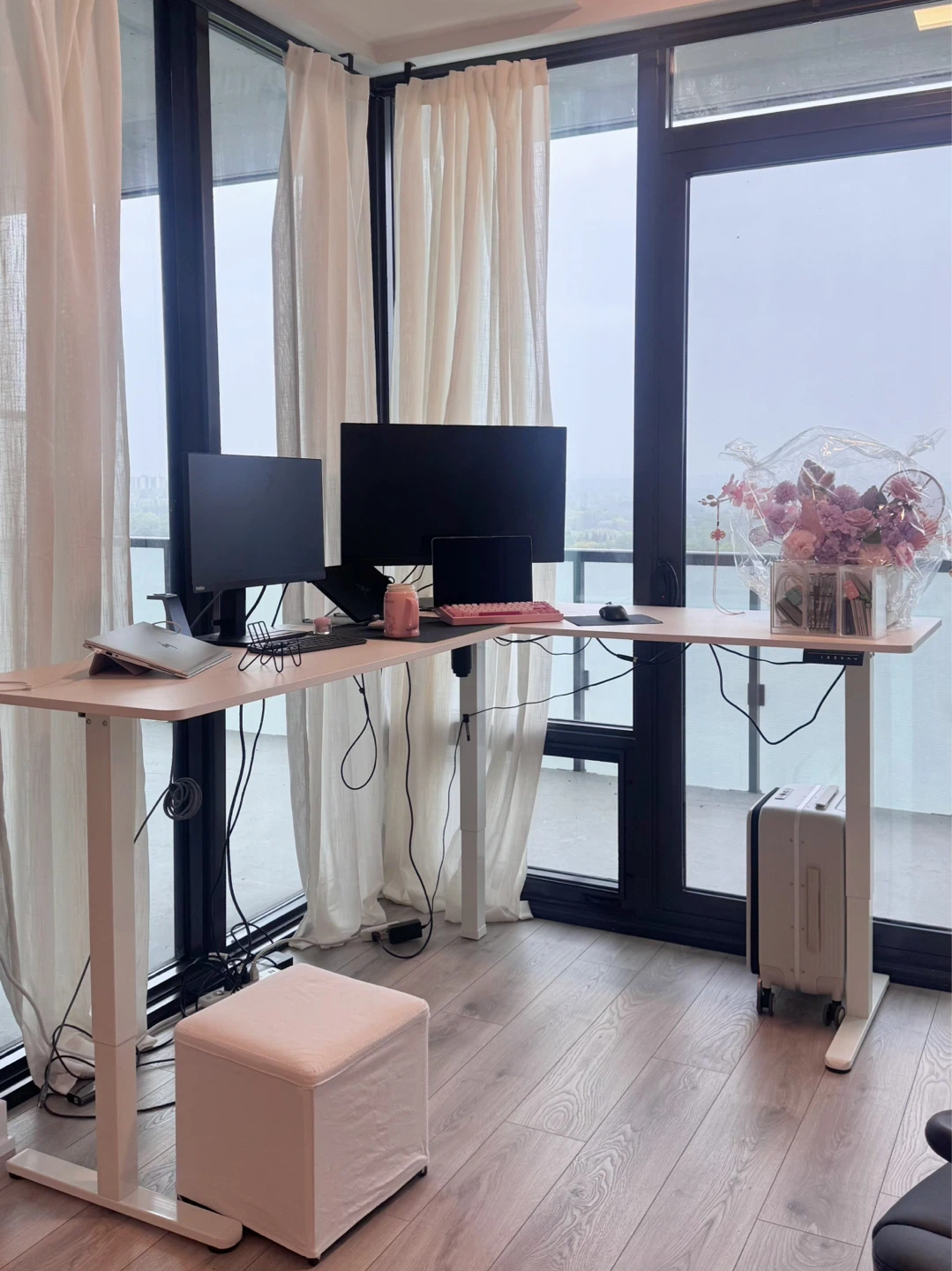Adjustable Standing Desk - White