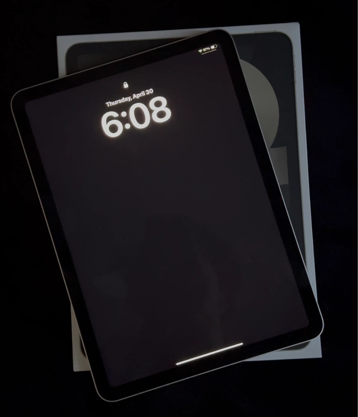 Apple iPad Air (5th Generation) Wi-Fi 64GB Starlight