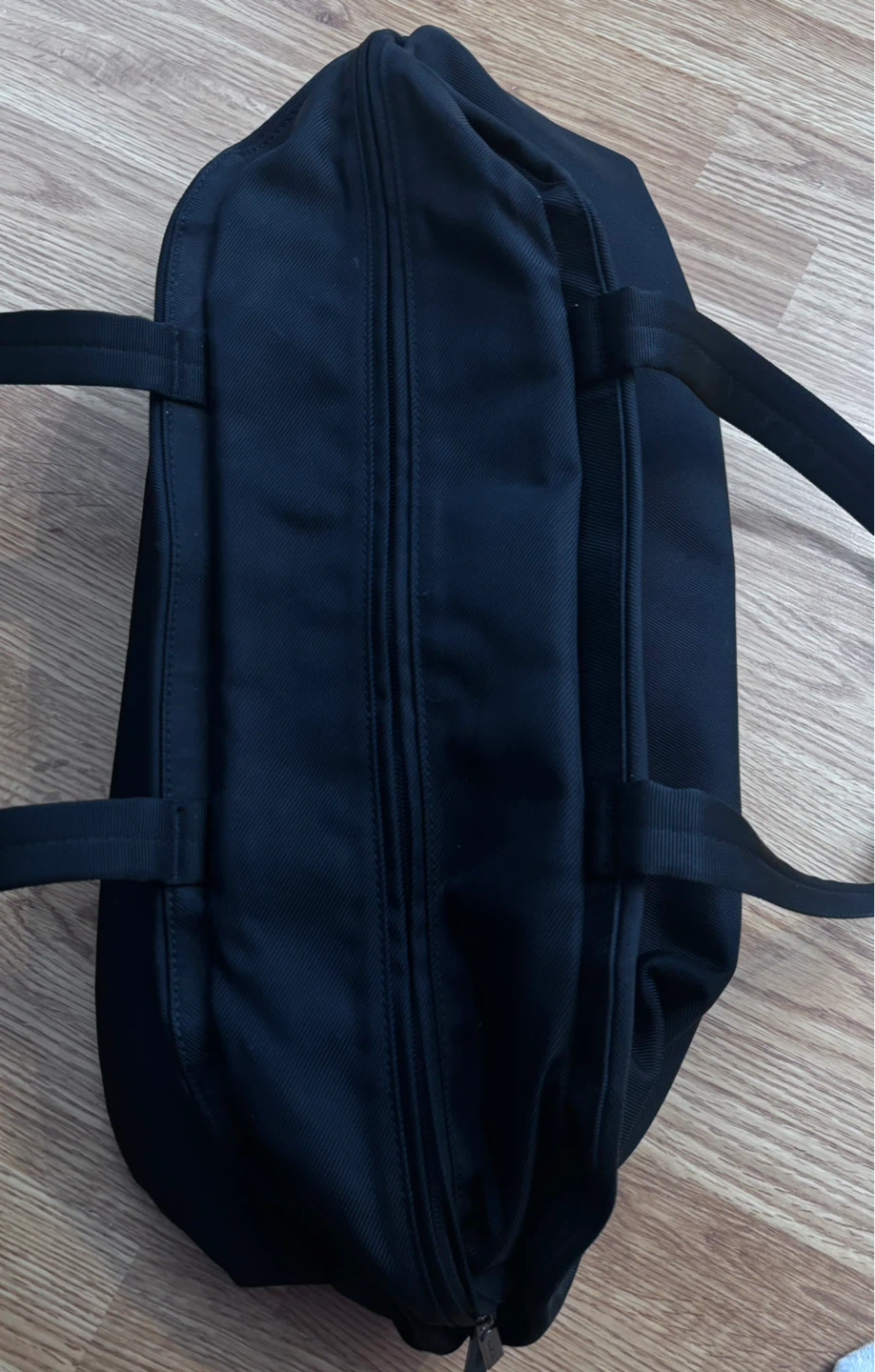 Like New Lululemon Black Duffel Bag - photo 5