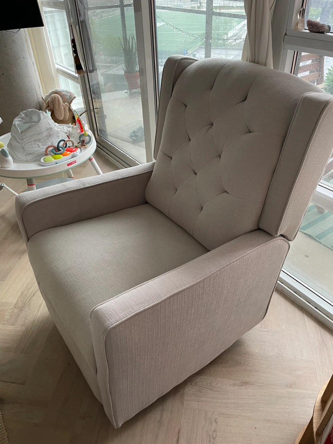 Serta Convertible Glider Recliner in Light Grey - photo 4