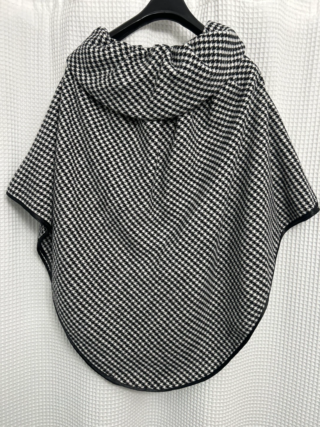 Houndstooth Poncho Cape with Toggle Closure - photo 4