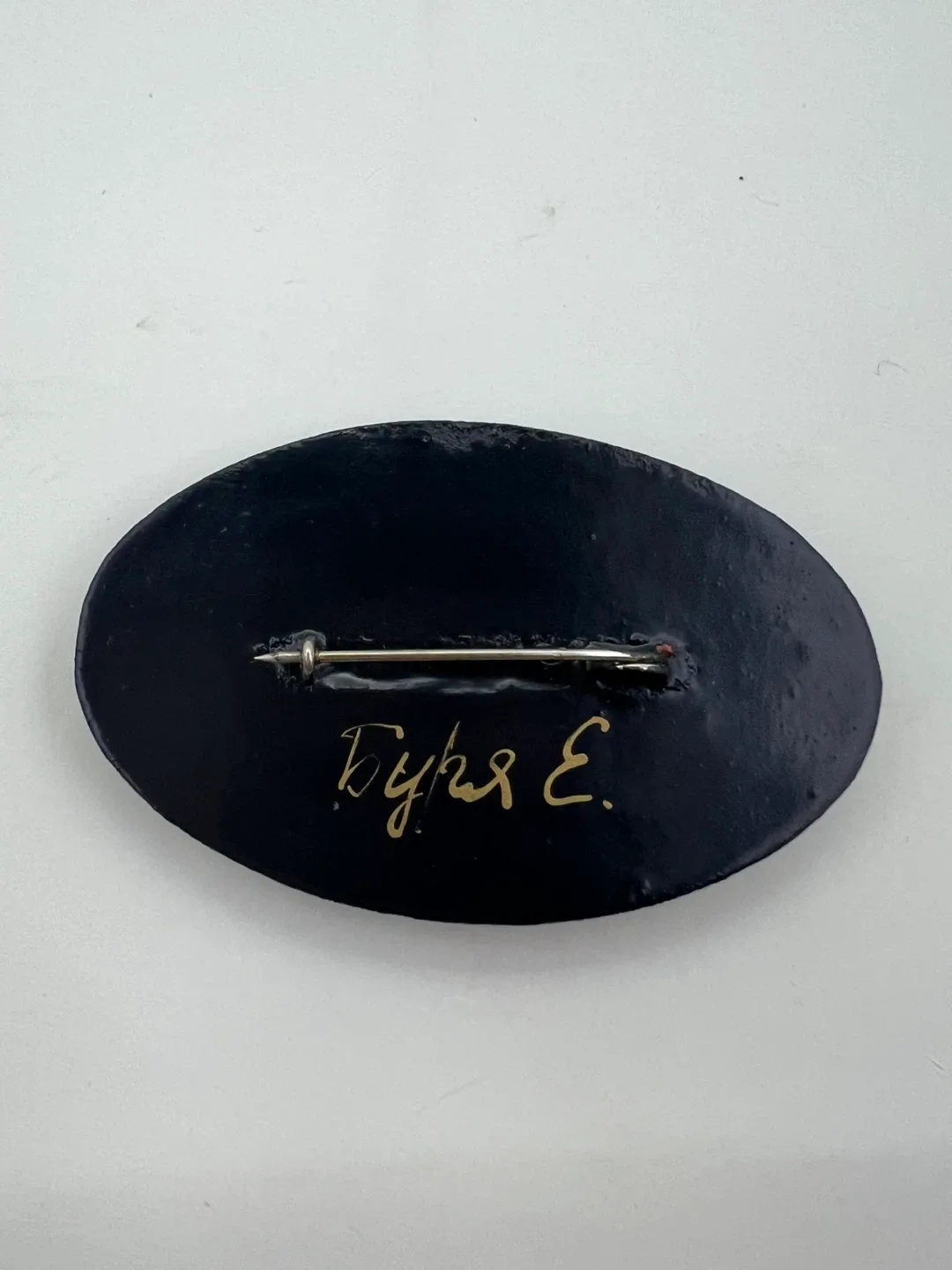 Vintage Russian Hand Painted Black Lacquer Wooden Floral Brooch - photo 2