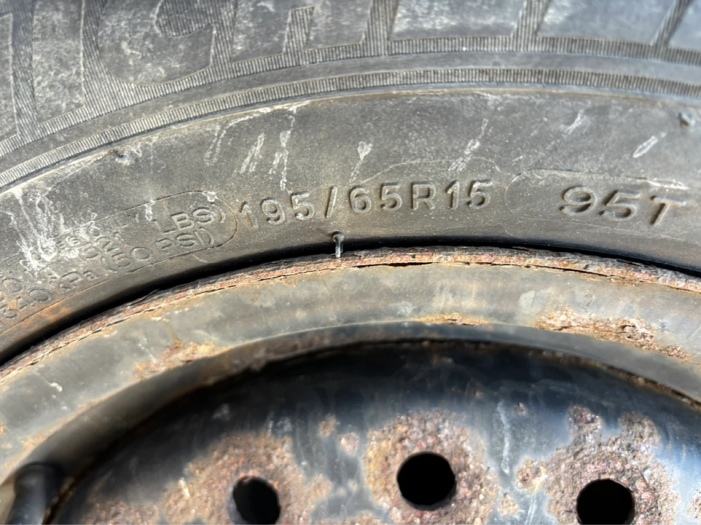4 Michelin Winter Tires 195/65R15 - photo 4