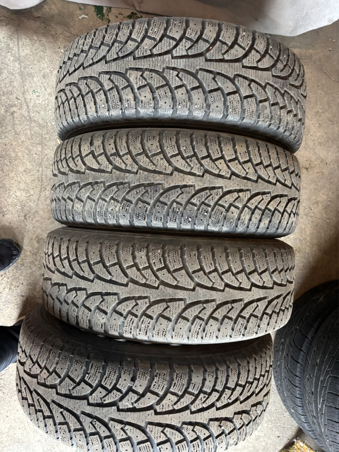 Hankook Winter Tires - 225/60R17 99T
