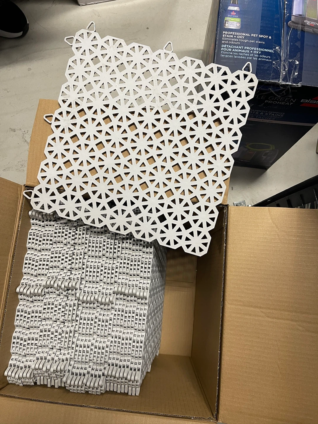 White Interlocking Modular Patio Tiles - photo 4