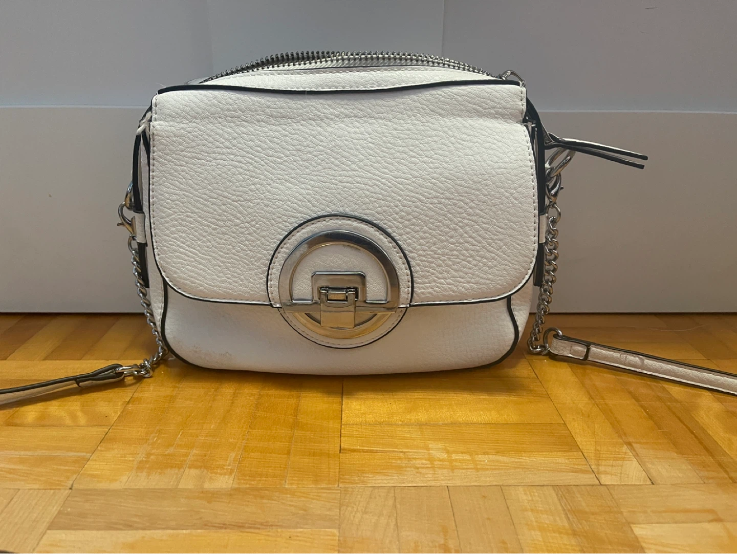 White Crossbody Purse - photo 3