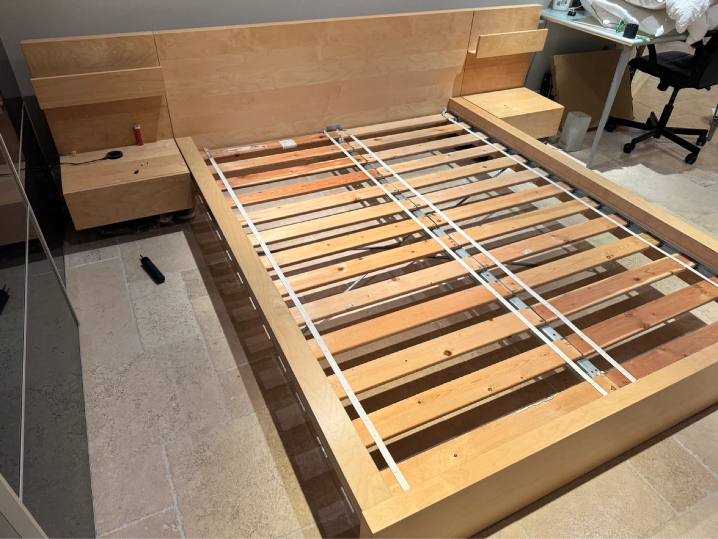 Queen size IKEA Malm bed with night stand - photo 5