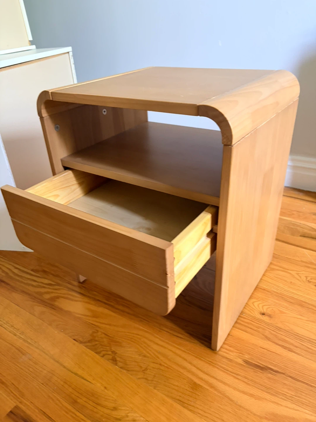 Mid-century Modern Light Wood Nightstand - photo 2
