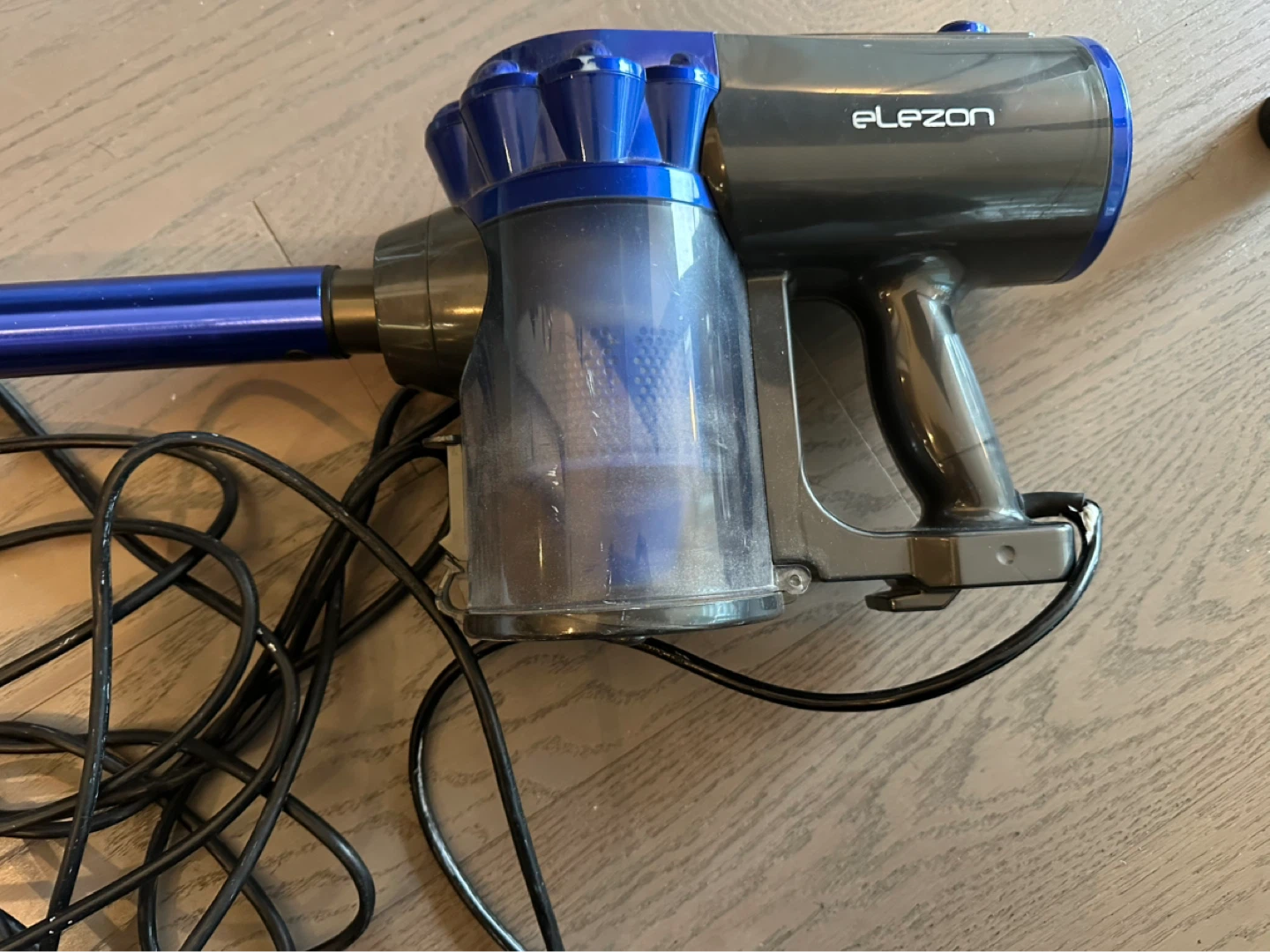 [FREE] Elezon E600 Vacuum Cleaner with attachments - photo 4